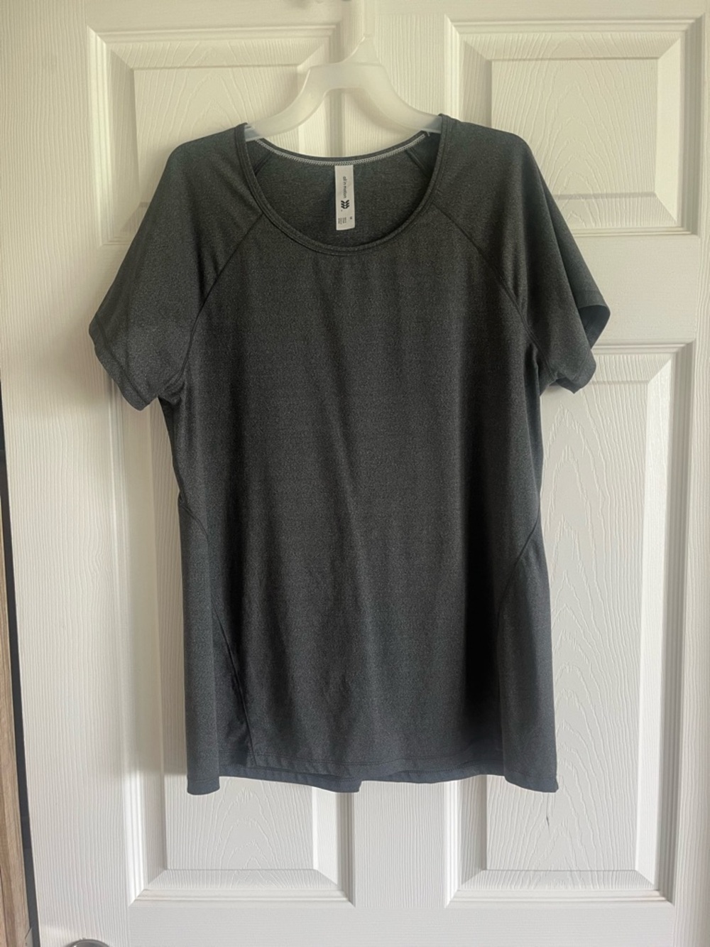 All In Motion Charcoal Short Sleeve Performance Tee Size Medium